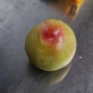 半边红李子，离核，口感酸甜，需要电话联系