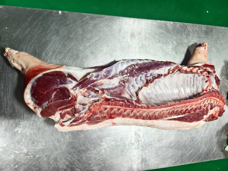 带骨白条猪段体宝蓄黑猪鲜货黑猪肉一件代发量大从优