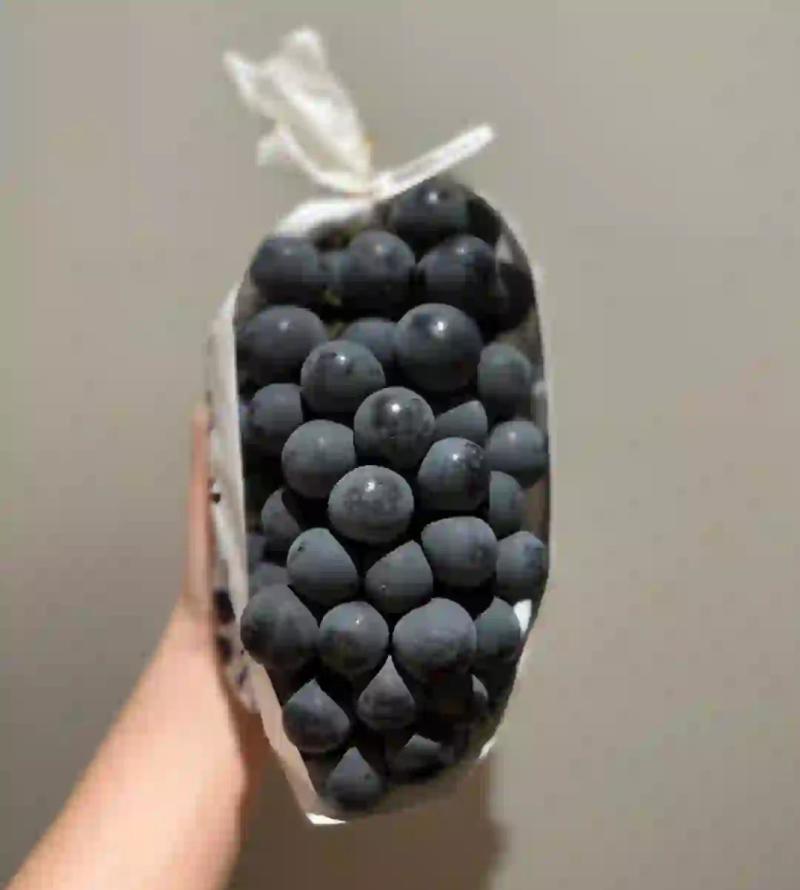 巨峰葡萄，阳光玫瑰