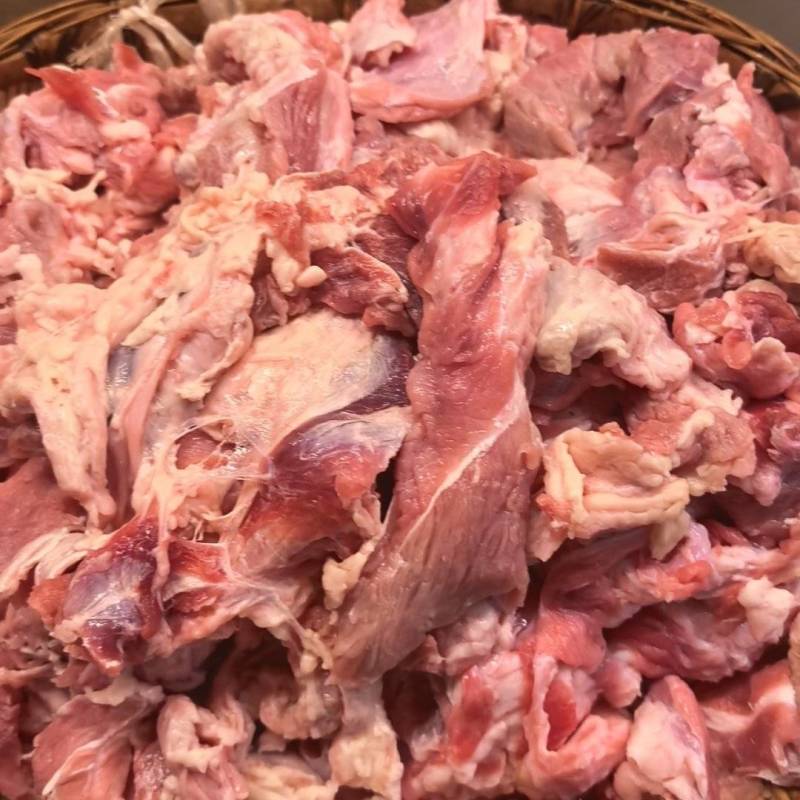 精品牛碎肉，精修牛碎肉纯干不调理，90比例烧炖烤均可以。