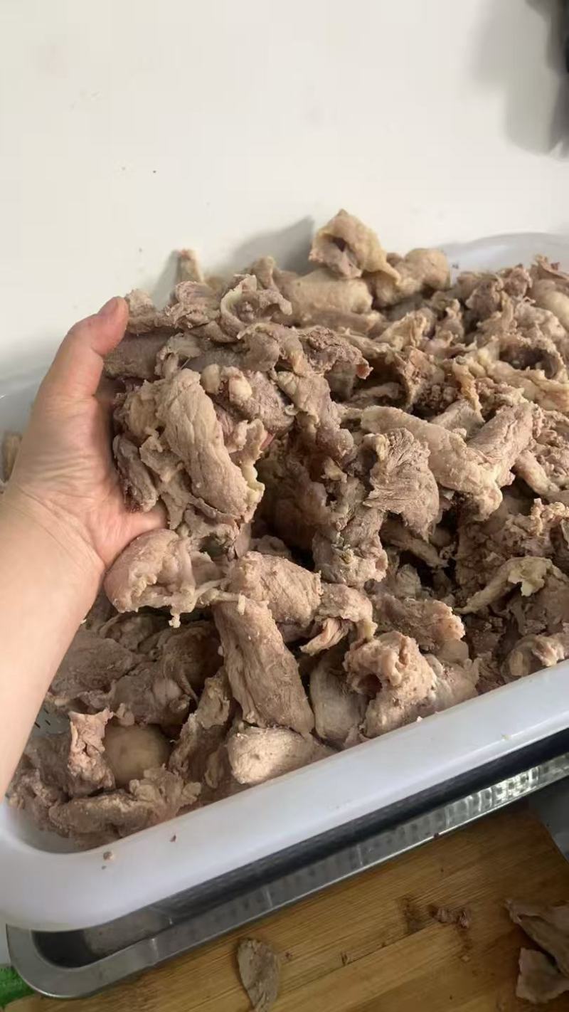 精品牛碎肉，精修牛碎肉纯干不调理，90比例烧炖烤均可以。