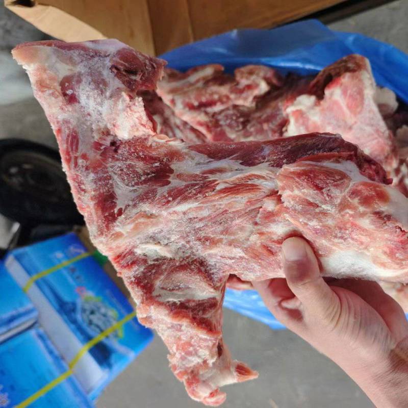 多肉胫骨，颜色很好，带肉多的胫骨