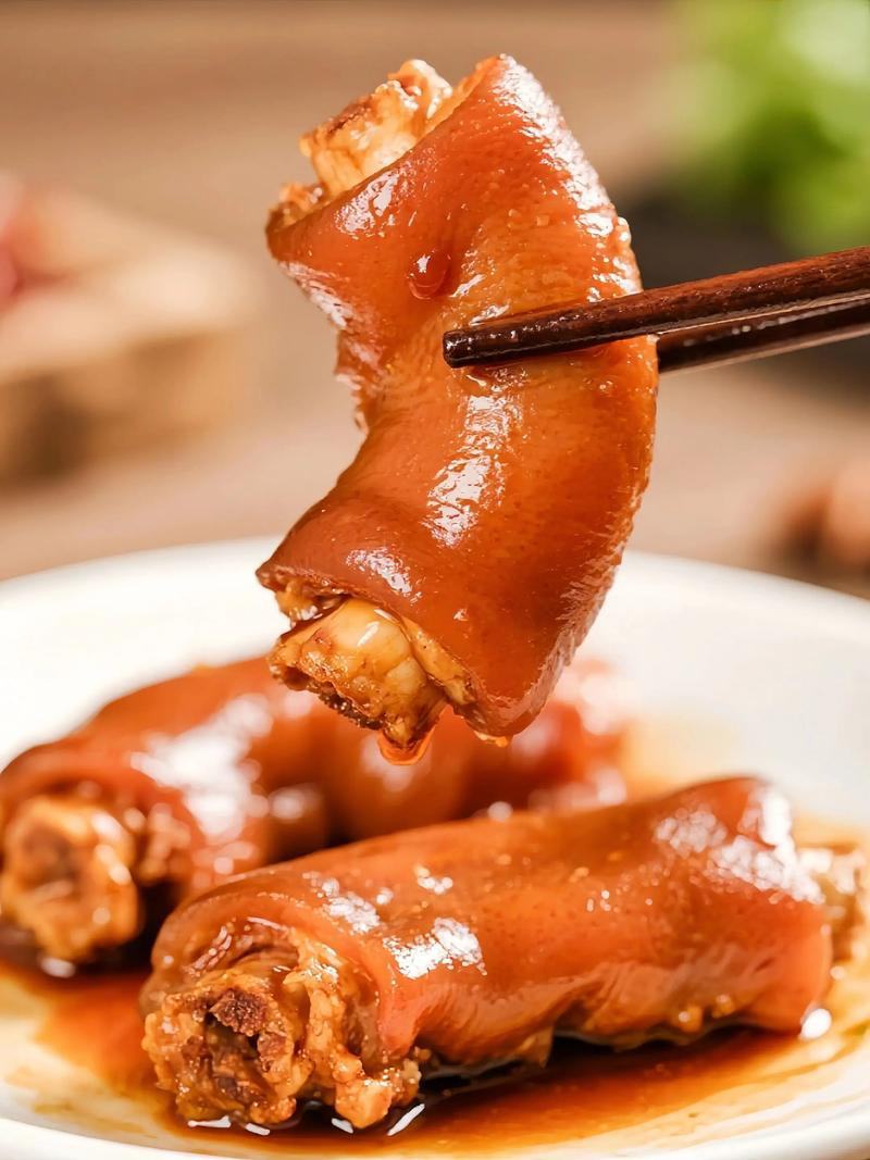 全熟猪尾巴，猪头肉，专业加工猪副食品五十余年，欢迎采购