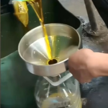 纯正自家榨的菜籽油，无污染，***。