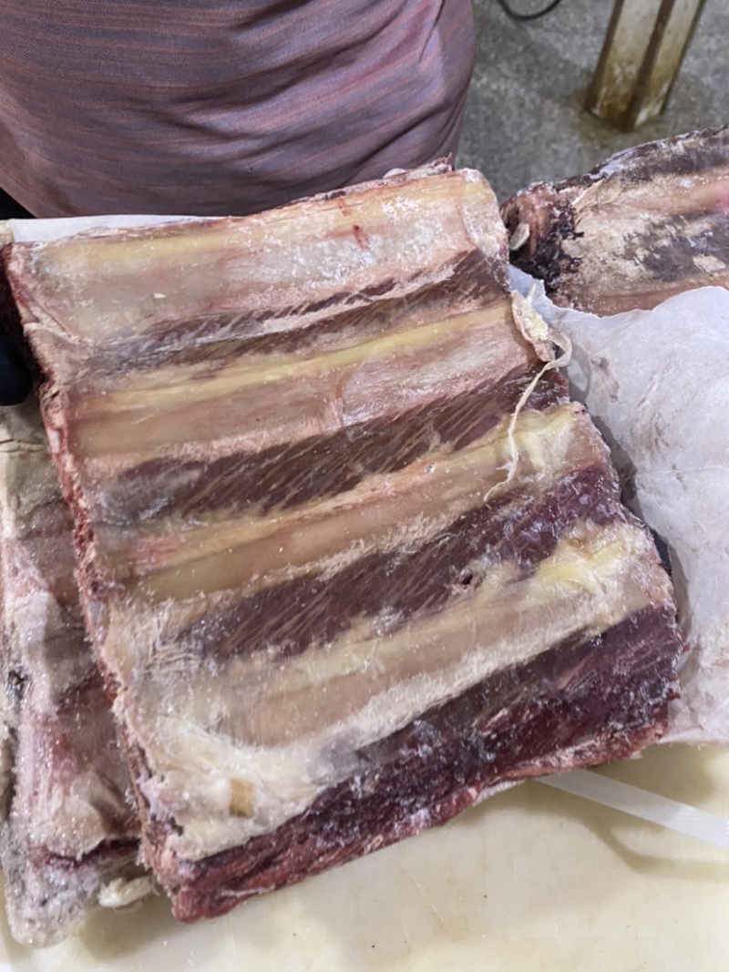 牛排瘦度高，可切段切块做小包装。**电商餐饮