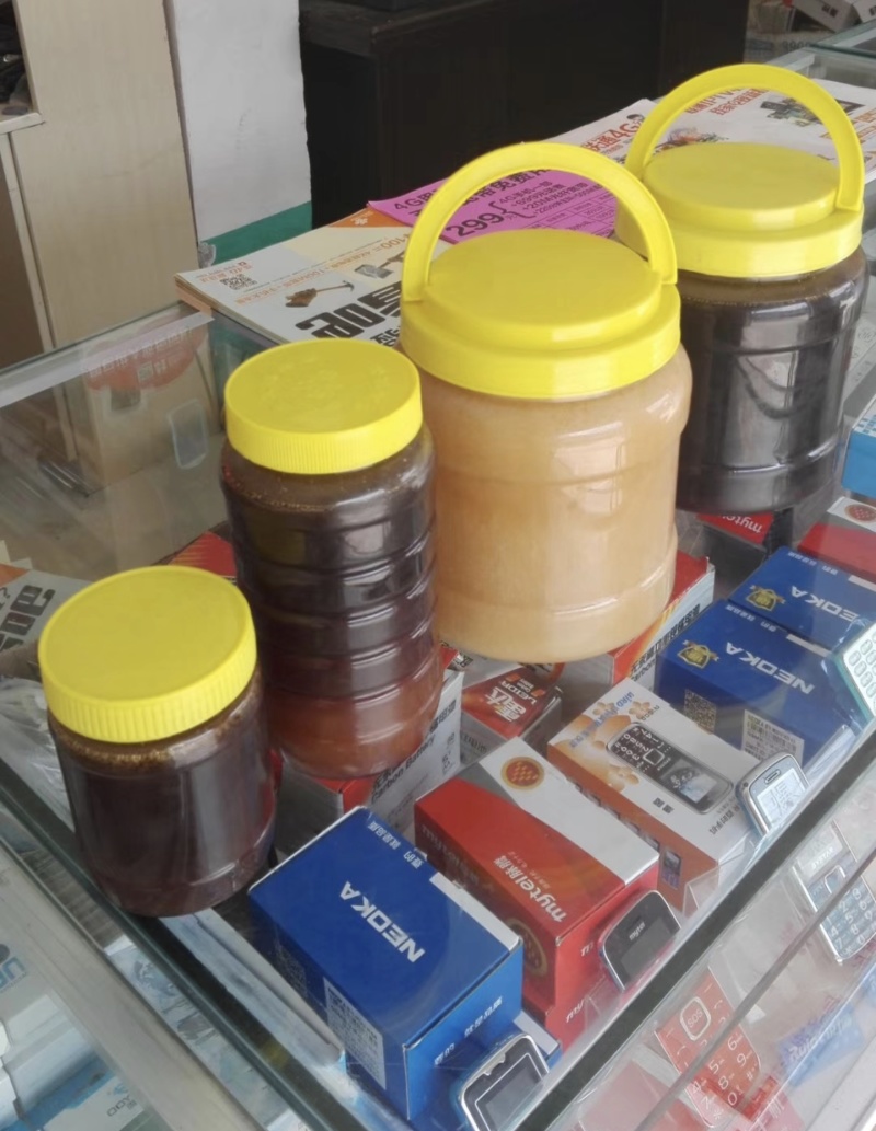 散养的野生蜂蜜，有玄参蜜，荆条蜜，百花蜜，长期供应