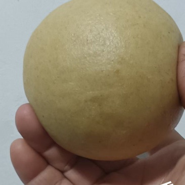 石磨全麦粉量大价格更低，老石磨面粉原味小麦粉