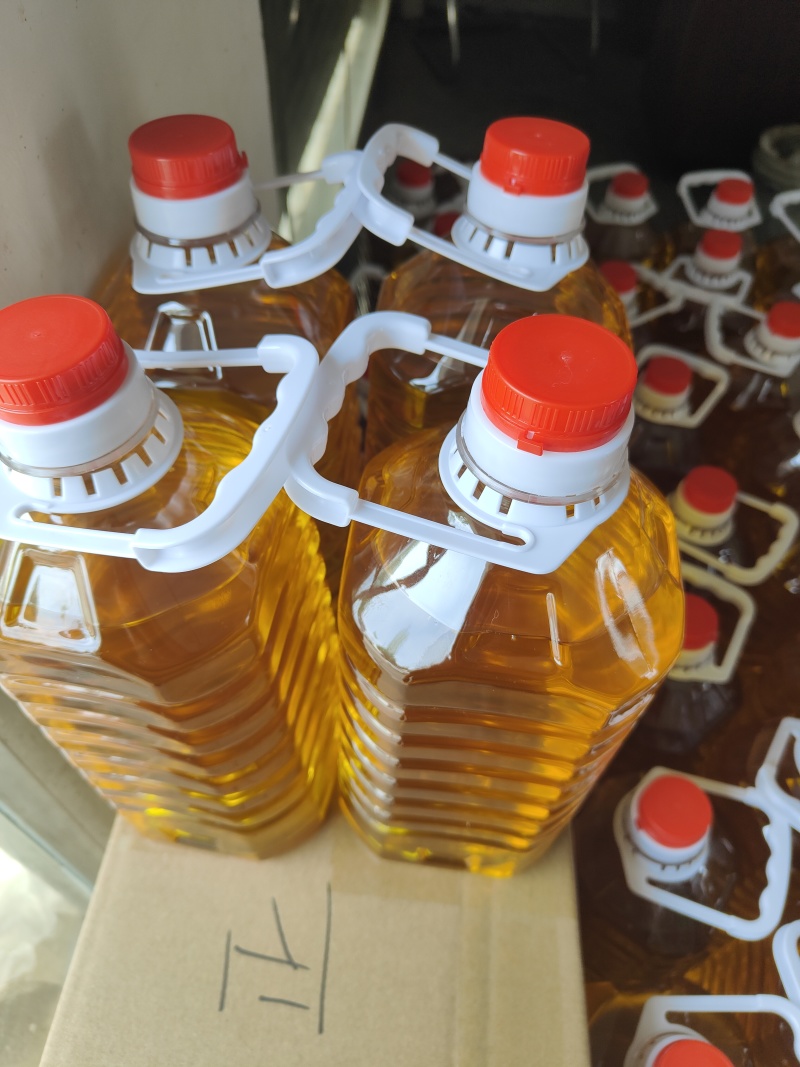 100%纯正压榨花生油，诚信经营，5L2.7L