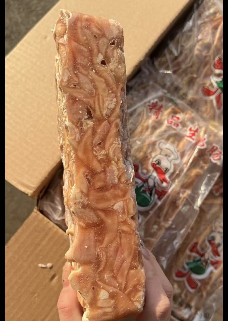 鸭肠冷冻鸭肠厂家直销，量大优惠，保质保量。