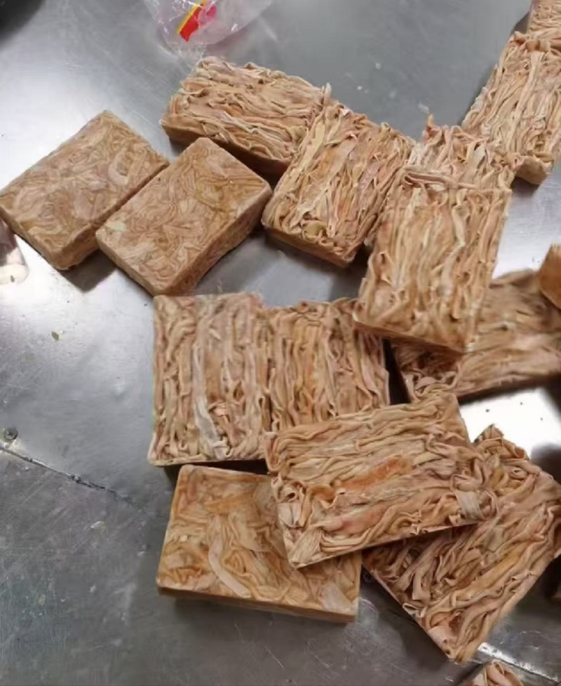 鸭肠冷冻鸭肠厂家直销，量大优惠，保质保量。