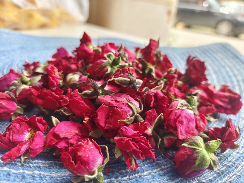 云南冻干金边玫瑰精选云南无硫玫瑰花茶罐装食用玫瑰
