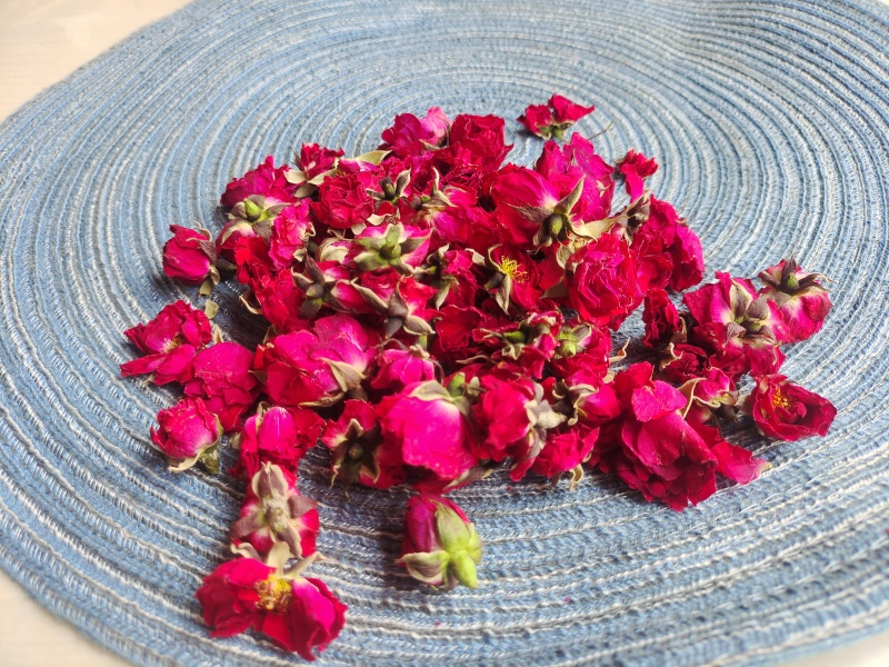 云南冻干金边玫瑰精选云南无硫玫瑰花茶罐装食用玫瑰