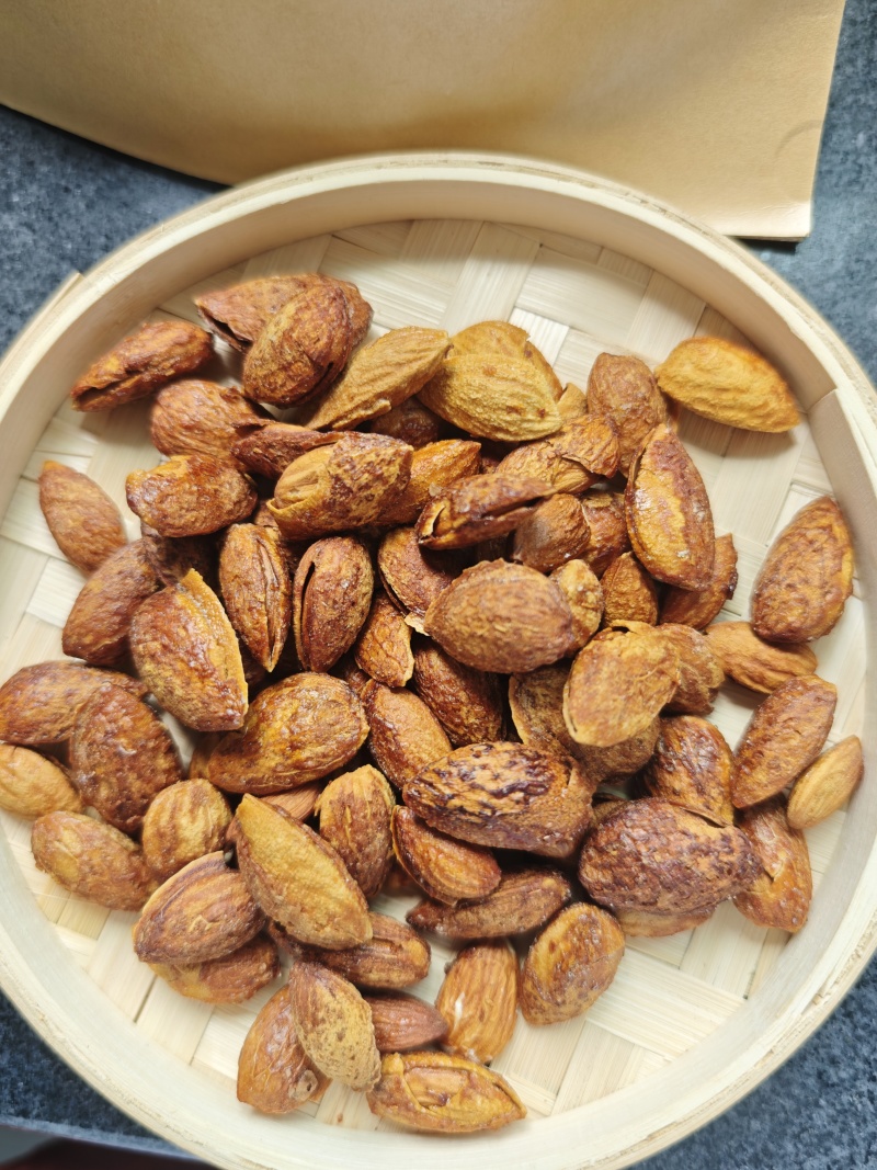np巴旦木价格优惠味美香甜源头工厂直销