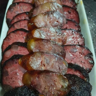 湖南特产，腊肠，腊鸭爪，腊肉，猪血丸子。手工制作，***