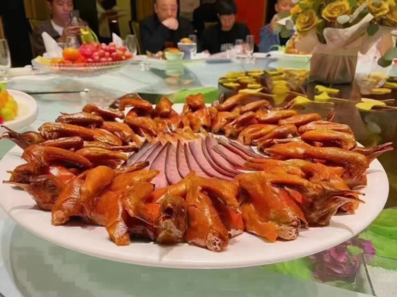 【脆皮流汁乳鸽】脆皮乳鸽，原汁原味