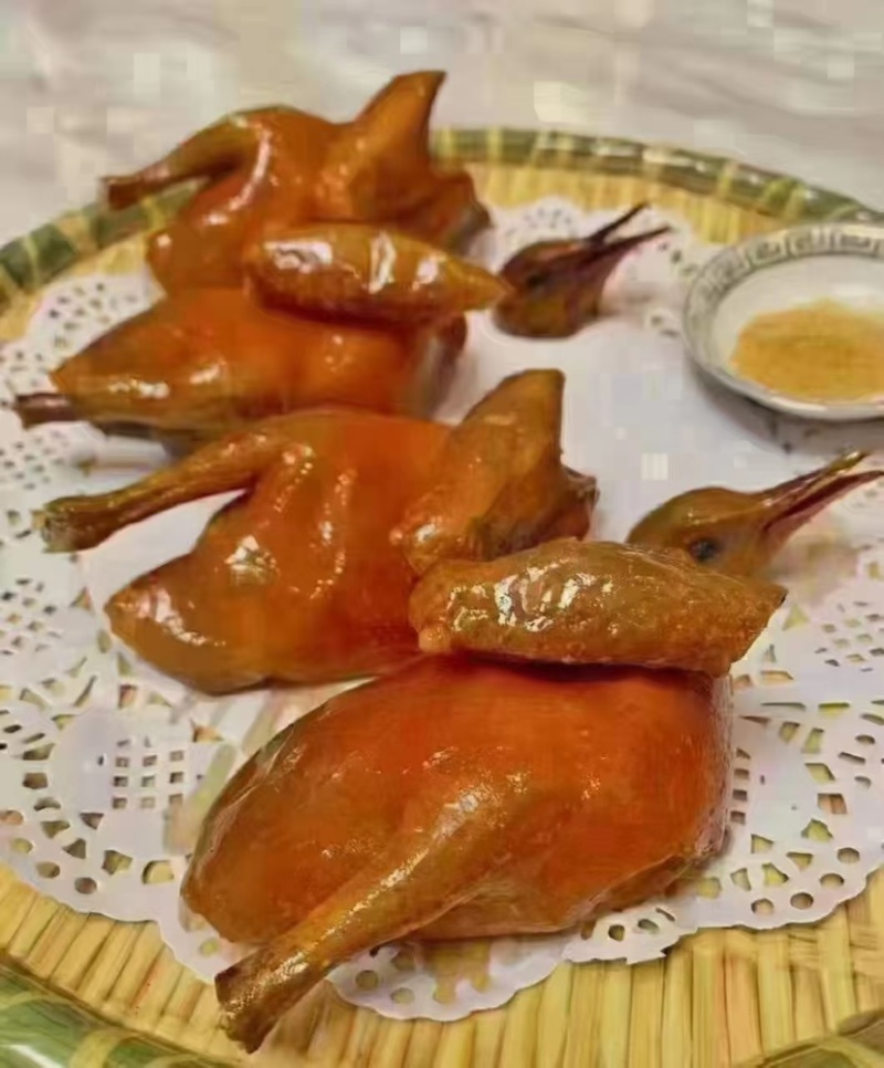 【脆皮流汁乳鸽】脆皮乳鸽，原汁原味