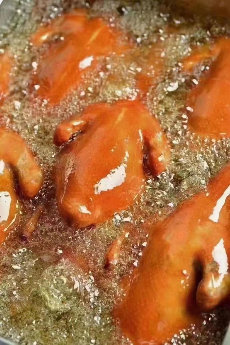 【脆皮流汁乳鸽】脆皮乳鸽，原汁原味