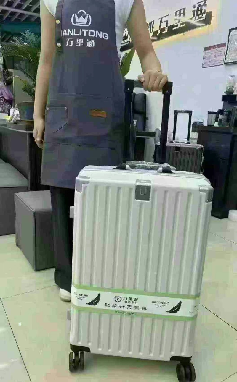 开学季，旅游季必备行李箱