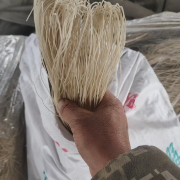 红薯粉条粮油产品纯手工制作大量有货欢迎各位老板咨询采购