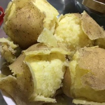 开花土豆希森六号，纯沙地土豆，现货开挖~