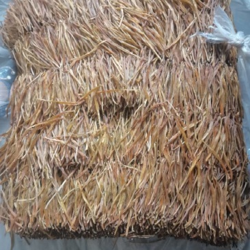 黄花菜，又名金针菜，采用传统纯手工制做直条熟菜。