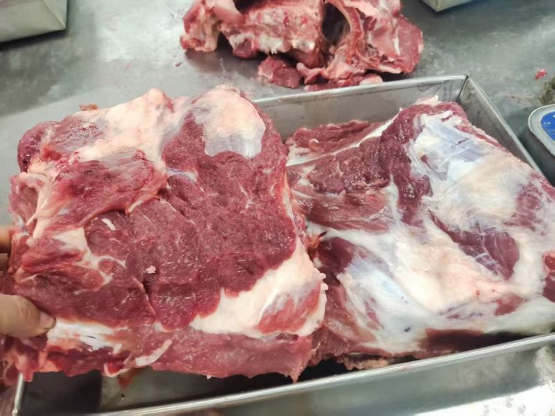 去颈前排，20斤一箱，带肉率好，日期颜色都新鲜，期待老板