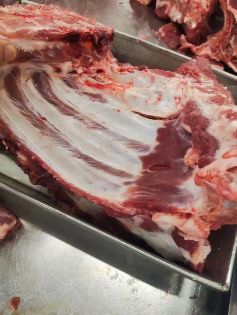 去颈前排，20斤一箱，带肉率好，日期颜色都新鲜，期待老板
