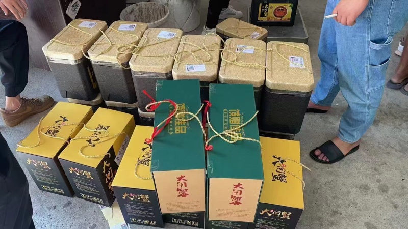 江苏大闸蟹，现货现发，产地一手货源，量大价格从优