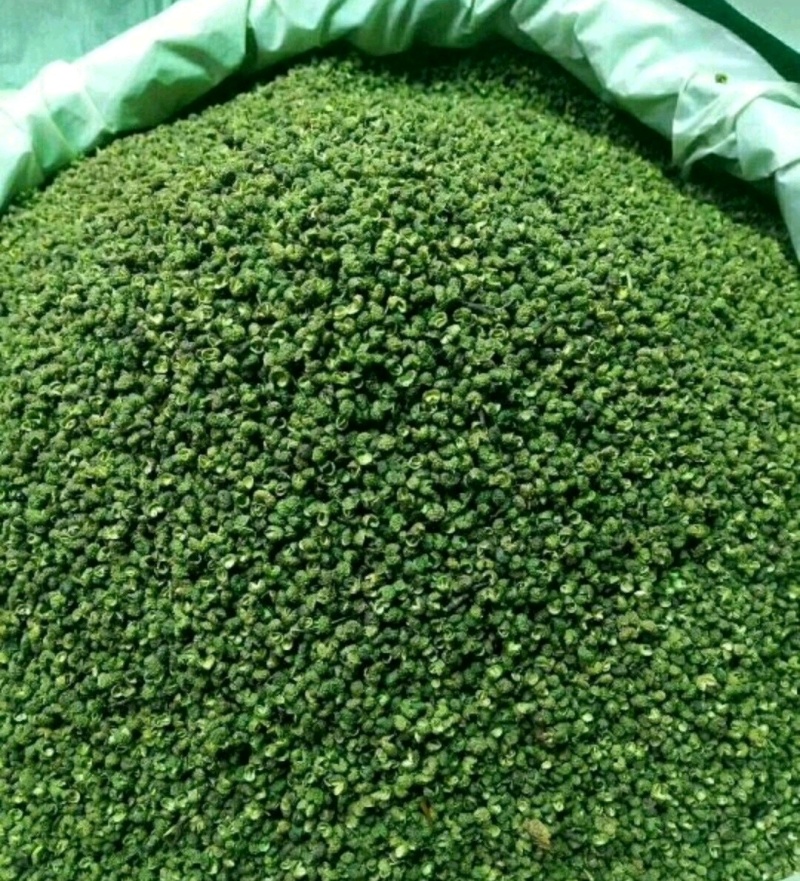 青花椒颜色青绿，又香又麻，产地直供货源充足