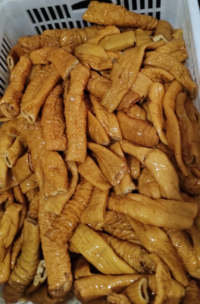 新鲜现卤大肠头，无油干净纯干真空打包厂家直供货源稳定