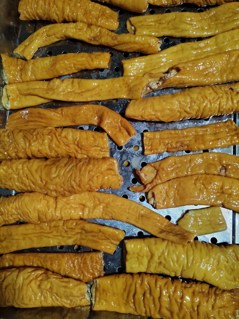 新鲜现卤大肠头，无油干净纯干真空打包厂家直供货源稳定
