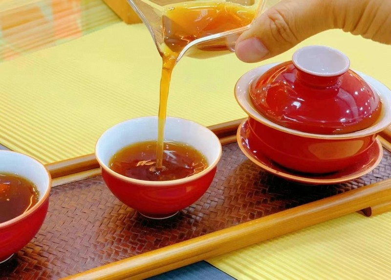 2008年老茶宫廷古树普洱茶勐海熟普熟茶饼老茶头礼盒装