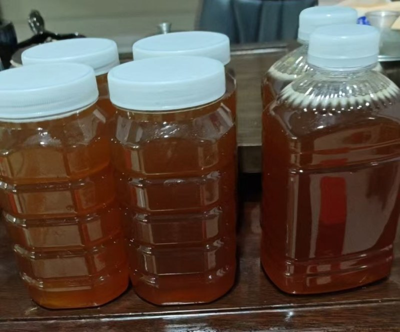纯正百花蜜，不加糖不掺假，野蛮生长，欢迎咨询。