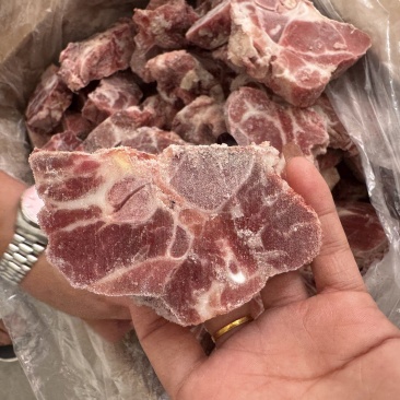满肉猪颈骨