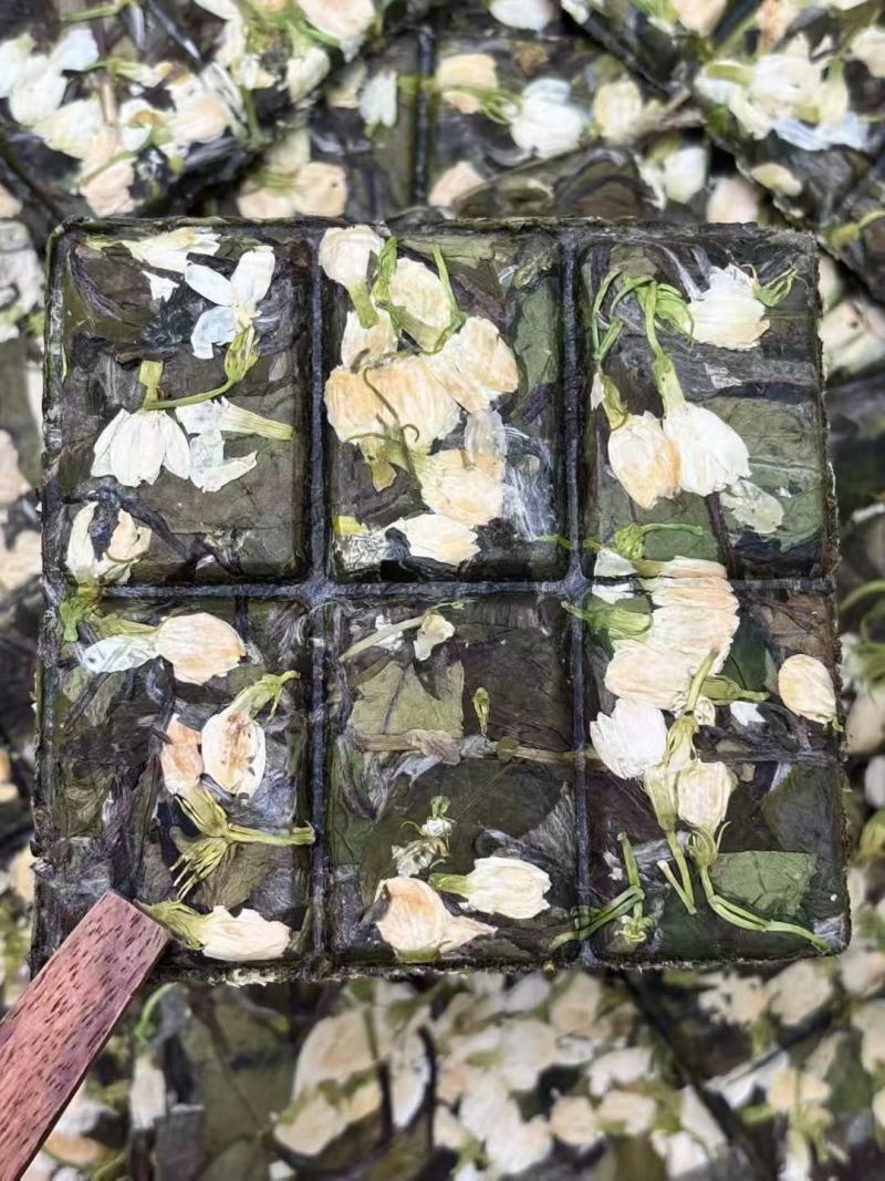 2025年茉莉花牡丹饼干，口感清醇甘甜，花香浓郁