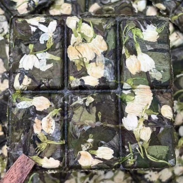 2025年茉莉花牡丹饼干，口感清醇甘甜，花香浓郁