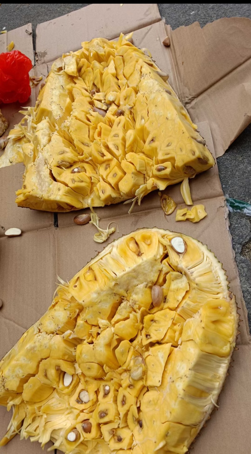 黄肉干包菠萝蜜上称价。
