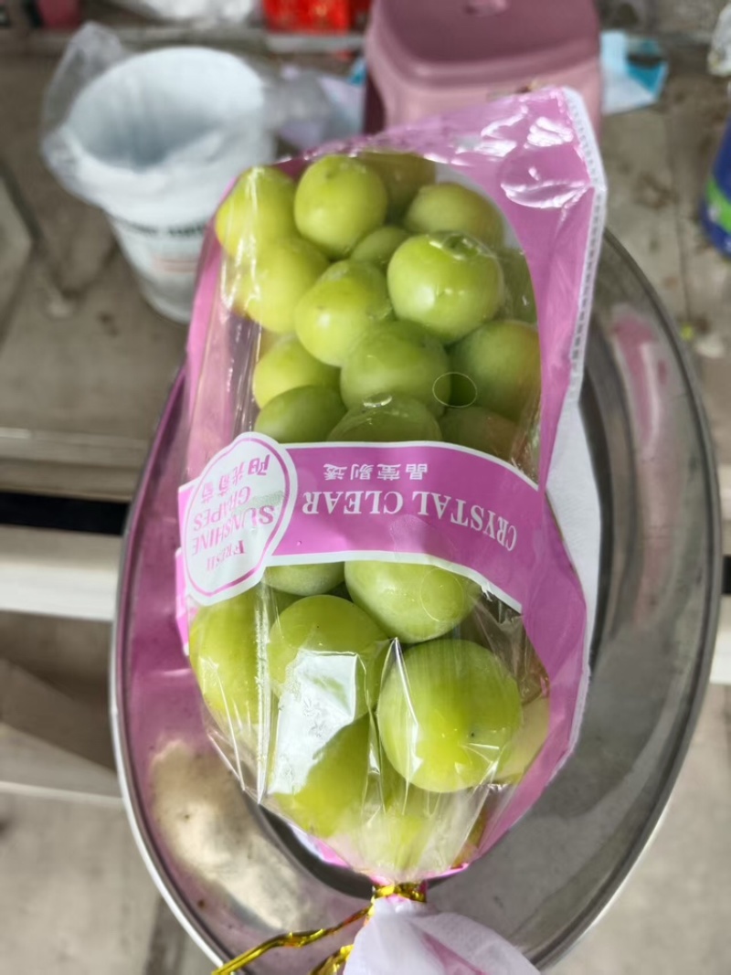 陕西阳光玫瑰葡萄皮薄肉厚，基地直发供应全国质量保证