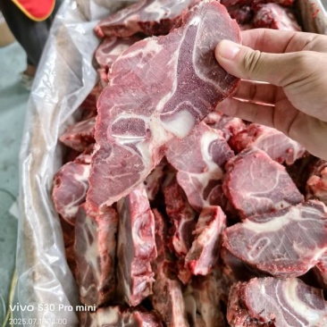 满肉牛脖骨
