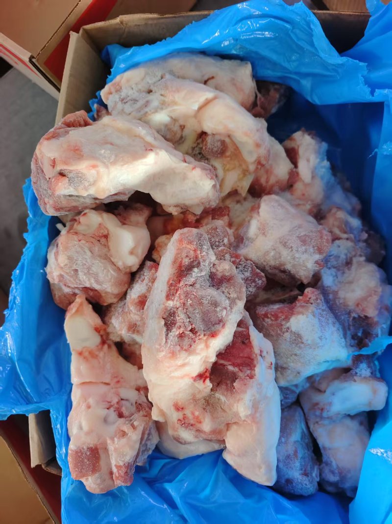 后筒骨尖，新鲜带肉率高，带骨髓，带筋头
