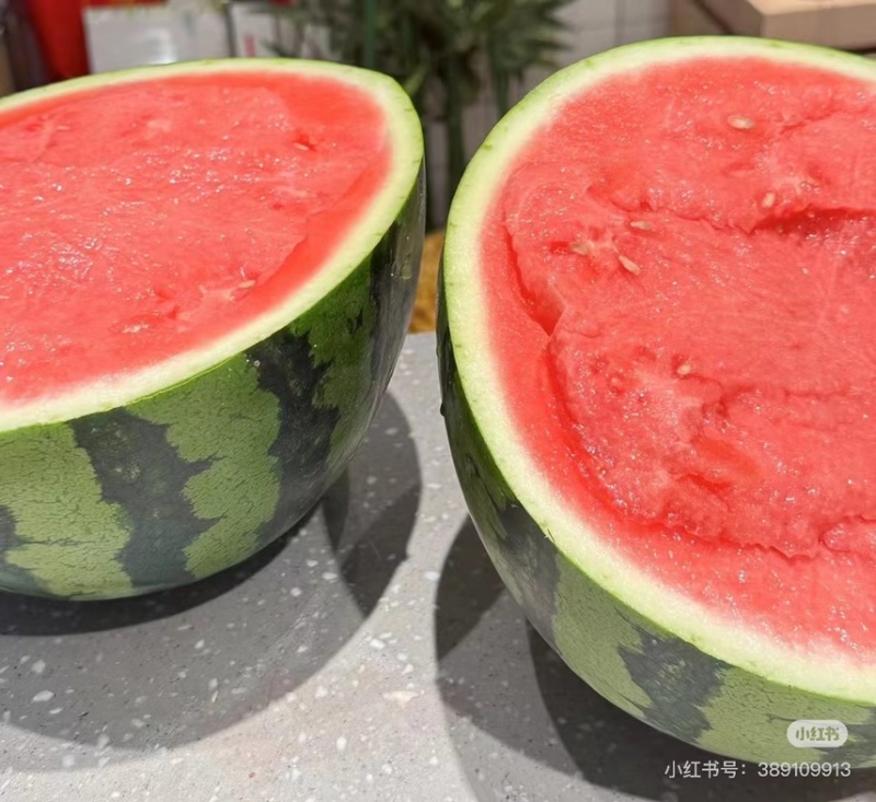 蜜汁西瓜🍉清甜解渴脆口无籽，放心大口的吃，个个大瓜