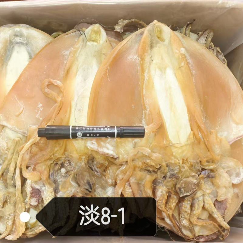 浙江东海特大墨鱼干，肉质肥厚口感鲜嫩，适合炖汤，爆炒