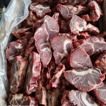 满肉牛脖骨