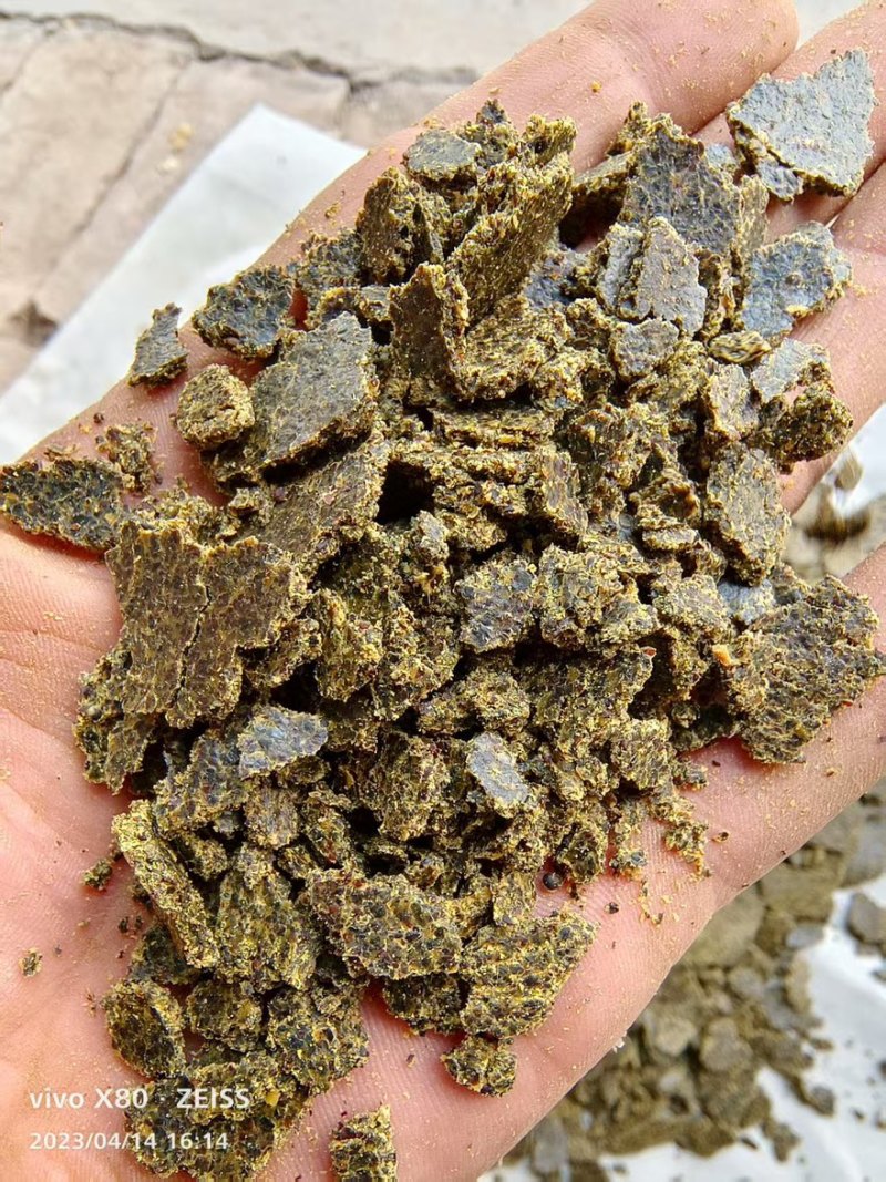 【实力推荐】山东菏泽菜籽饼现榨色好纯香产地直销量大从优
