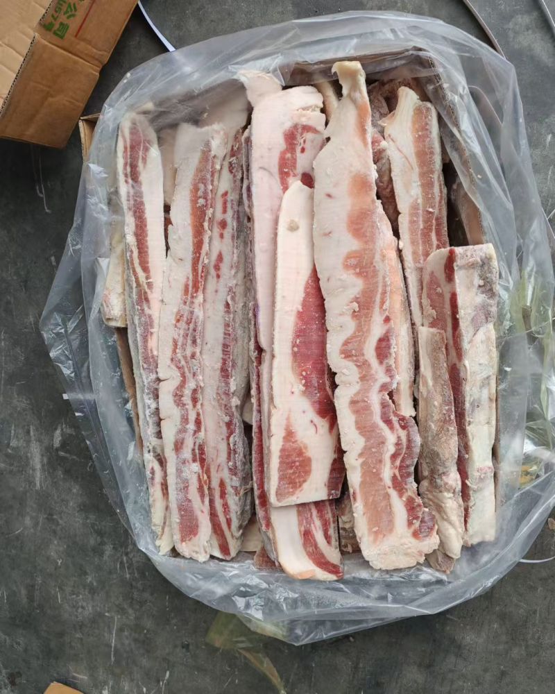 五花肉边角料。肥猪五花肉