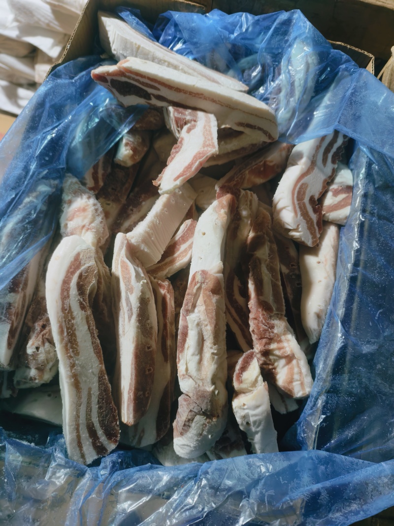 五花肉边角料。肥猪五花肉