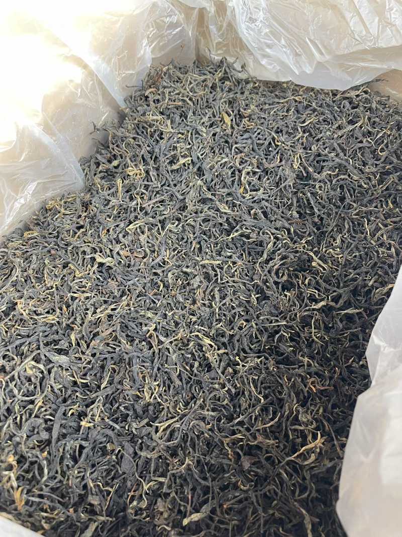 优质晒青普洱茶，红茶，野生古树红，价格美丽！源头批发