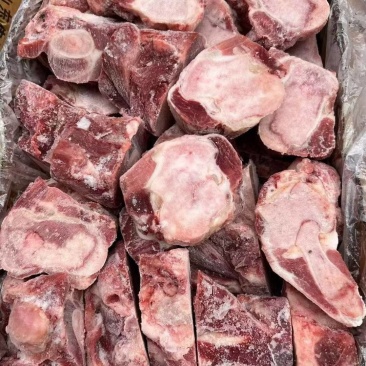 带肉棒骨块，