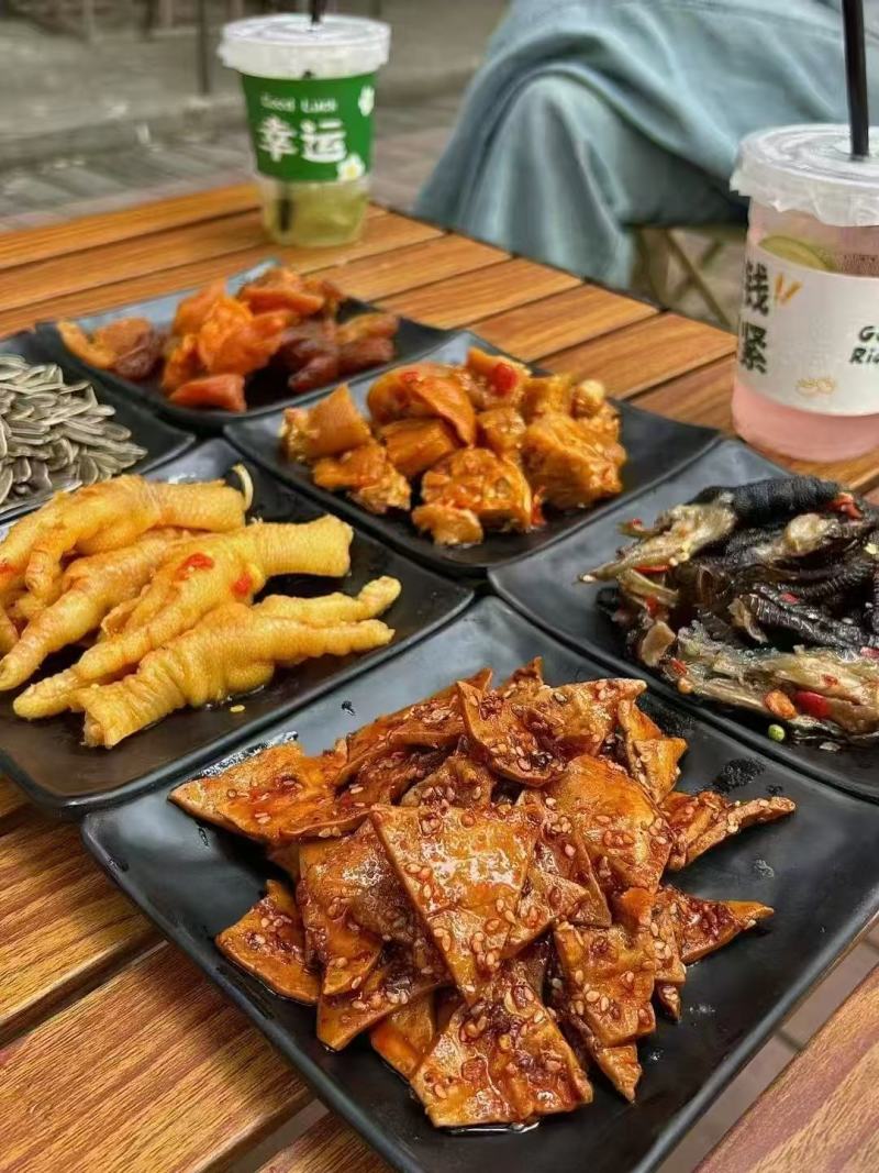 凤爪无骨鸡爪子柠檬地摊电商批发熟食即食虎皮鸡爪卤菜卤鸡爪