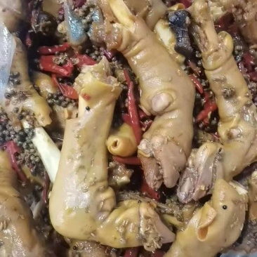 麻辣小羊蹄，一斤3个头，个头均匀，麻辣爽口，美味